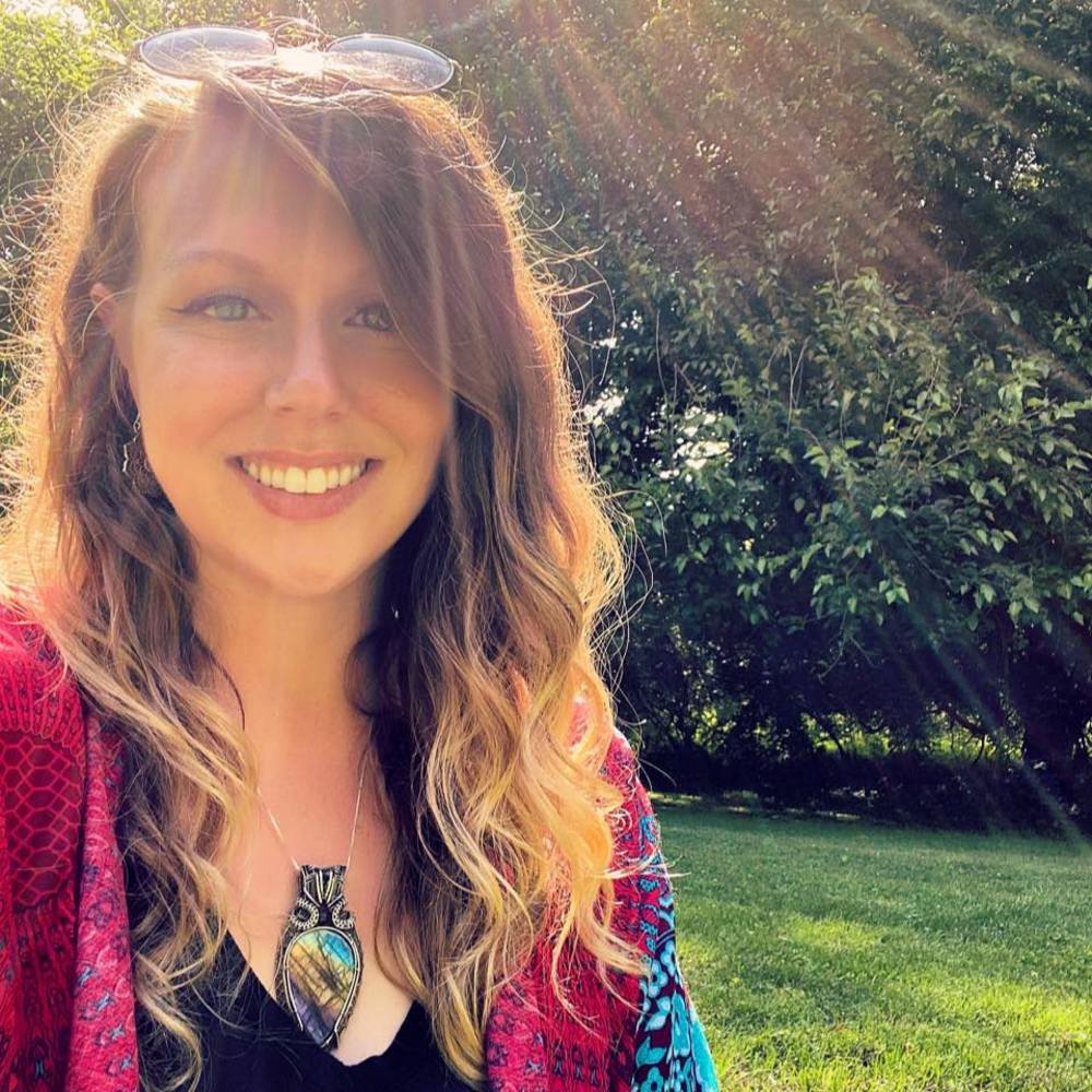 Meet your Posher, Holly